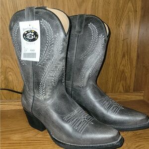 NWT Sterling River Boots 11 M Gray Embroidered Western Cowboy Leather